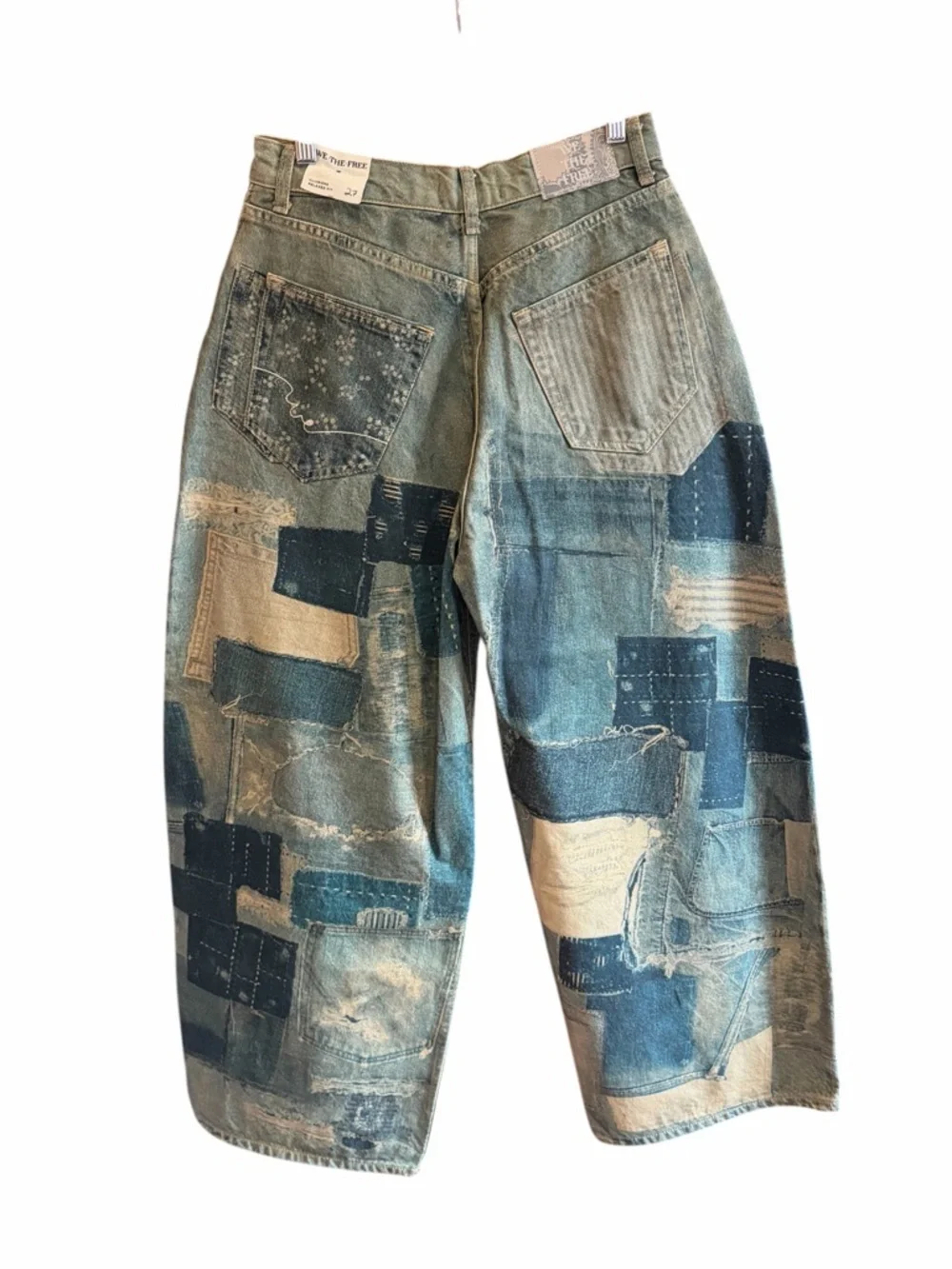 NWT FREE PEOPLE WE THE FREE Illusions Relaxed Fit Jeans Indigo Combo Patch‎ 27